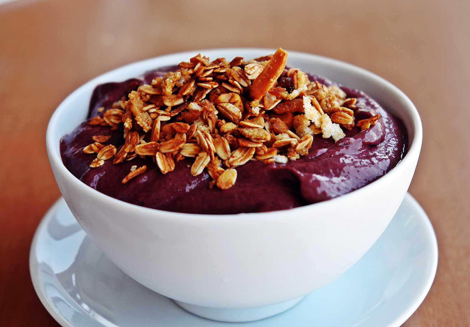 Acai na tigela in Salvador de Bahia, Brazil