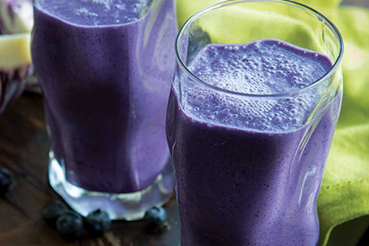 Cabbage blueberry smoothie with cottage cheese